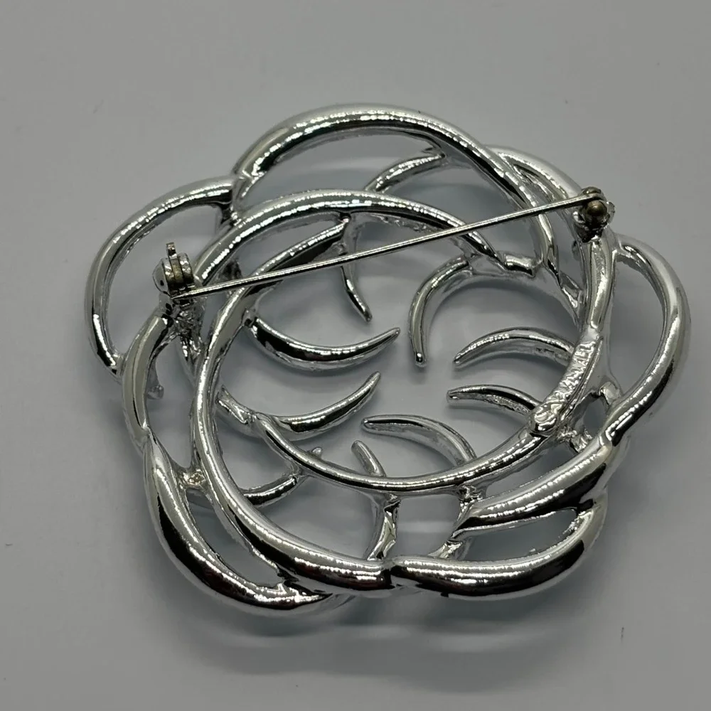 Brooch Silver Tone Classic Sarah Coventry Abstract Signed‎